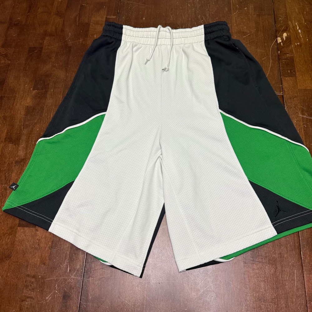 Jordan Basketball Shorts Mens Large White Black Green Dri-FIT 404307-102 Jumpman
